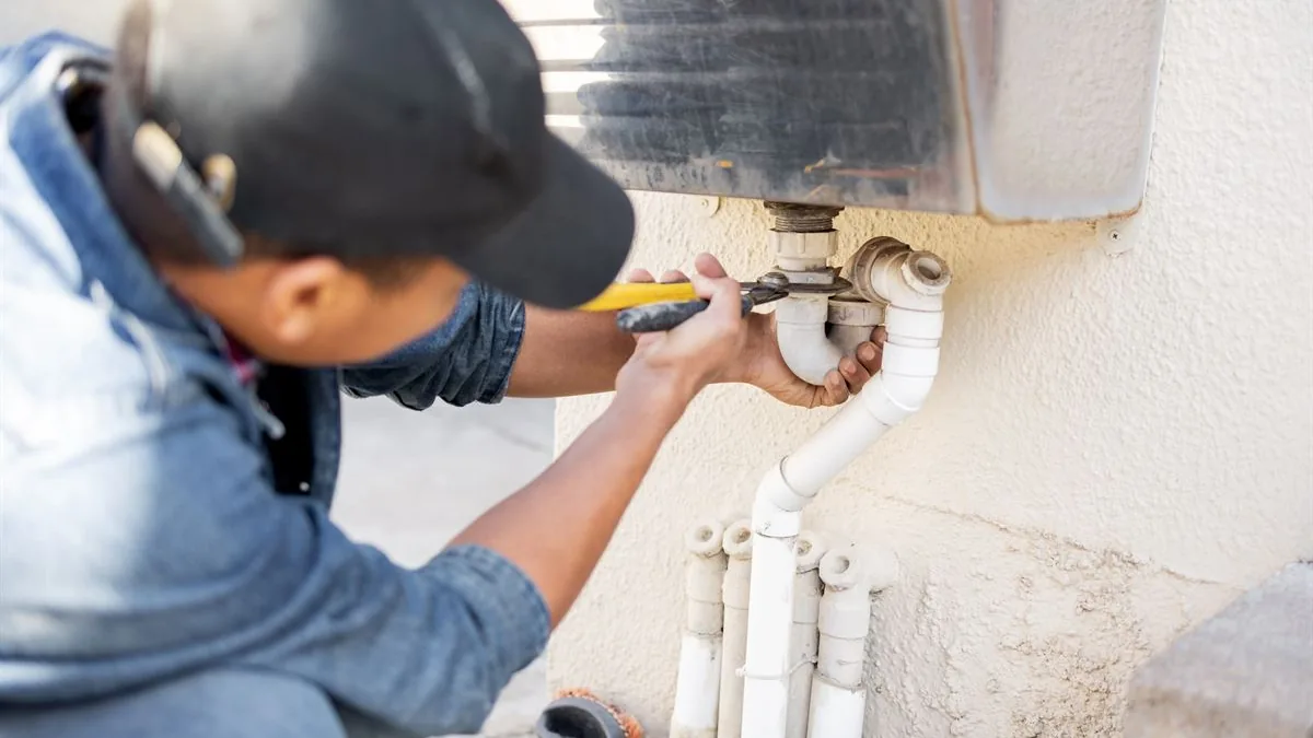 Signs of a Broken or Damaged Sewer Line